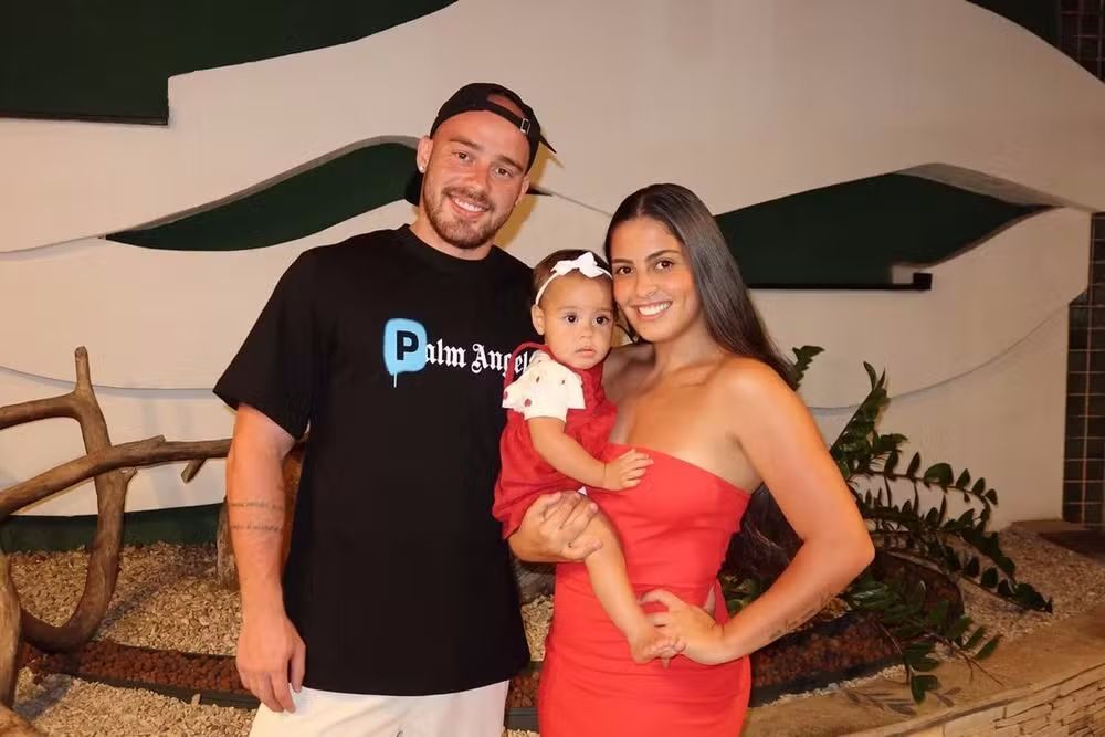 Danielle Favatto, filha de Romário, anuncia fim de seu casamento com jogador