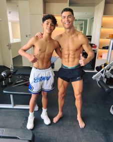 Filho de Cristiano Ronaldo impressiona com forma física
