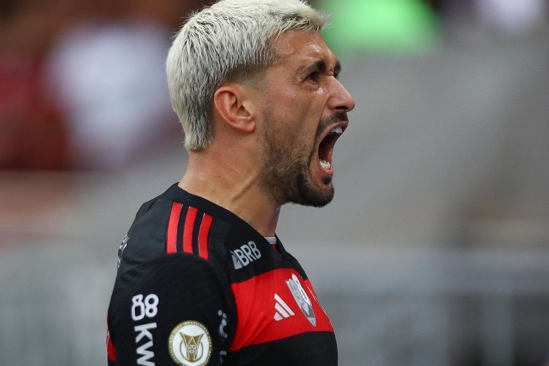 Arrascaeta liga para ex-companheiro de Cruzeiro em celebração de título sobre Atlético