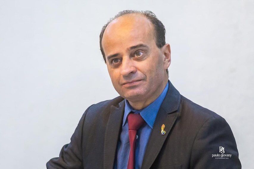 Pastor de Camboriú, em SC, morre após cair de andaime enquanto gravava vídeos para redes sociais