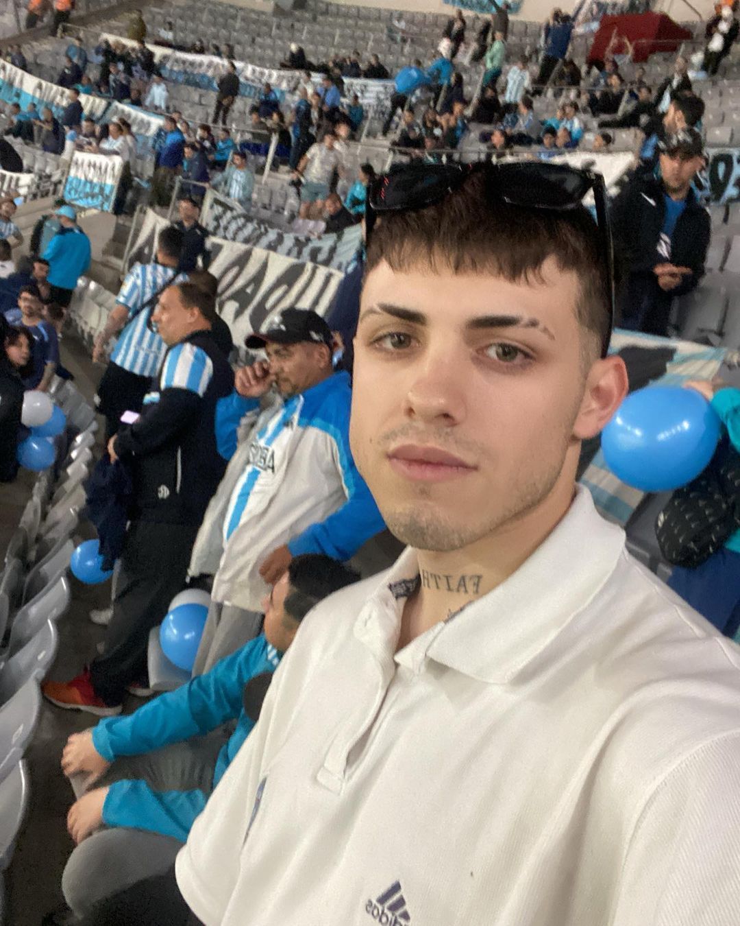 Sem ingresso, torcedor do Racing vai 'a pé' ao Paraguai para final contra Cruzeiro