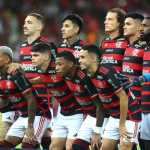 Atacante do Flamengo tem fotos vazadas no motel, se manifesta e crava foco no Atlético