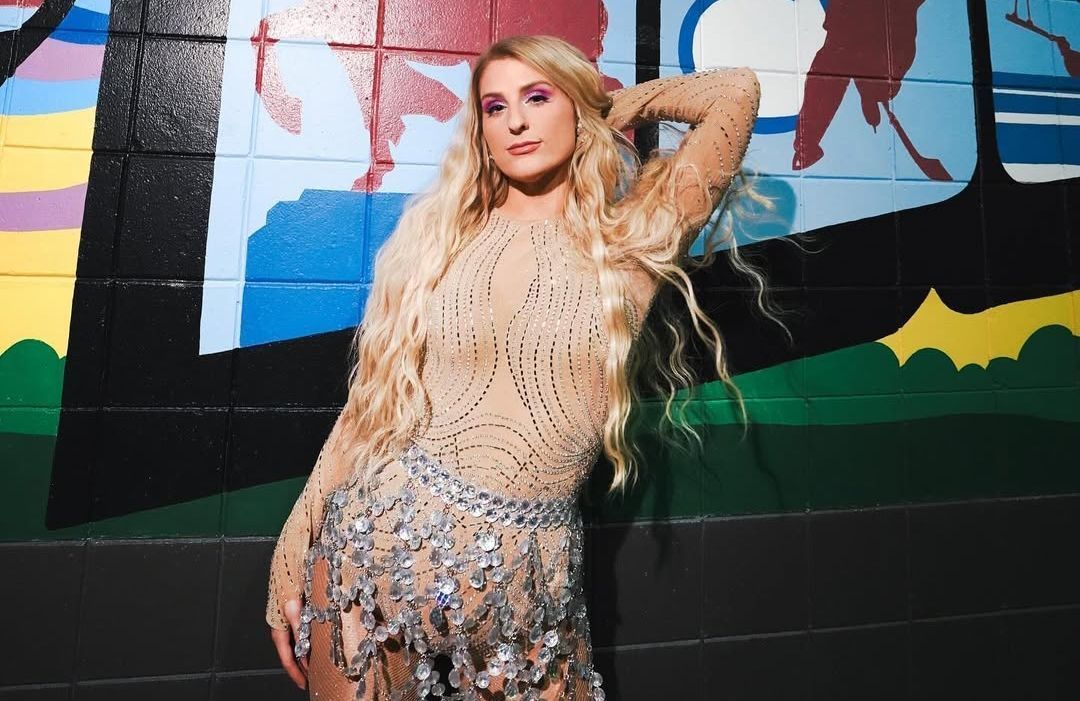 Em podcast, Meghan Trainor alerta público sobre botox após sofrer complicações
