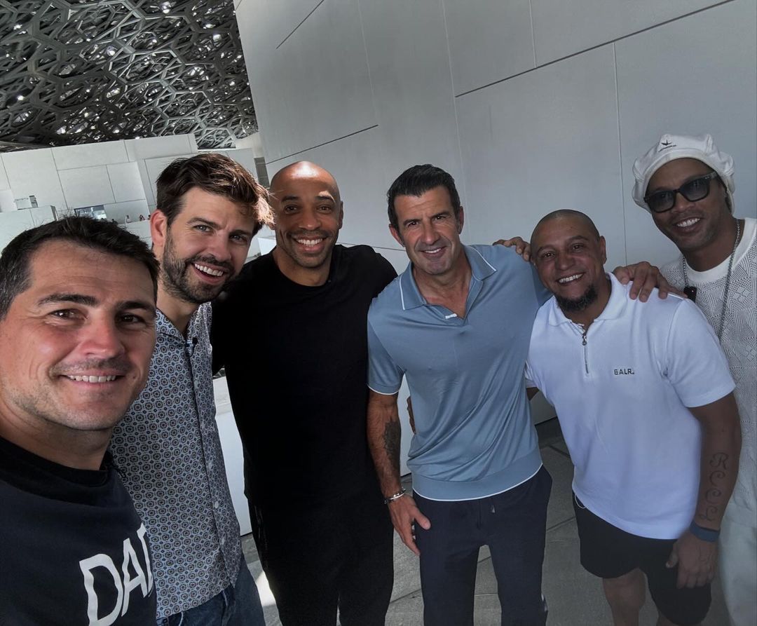 Ídolo do Real Madrid posta foto ao lado de lendas do futebol em Abu Dhabi