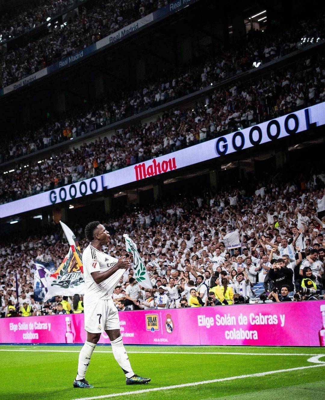 Vini Jr. reprime torcida do Real Madrid e sai em defesa de jogadores do Barcelona
