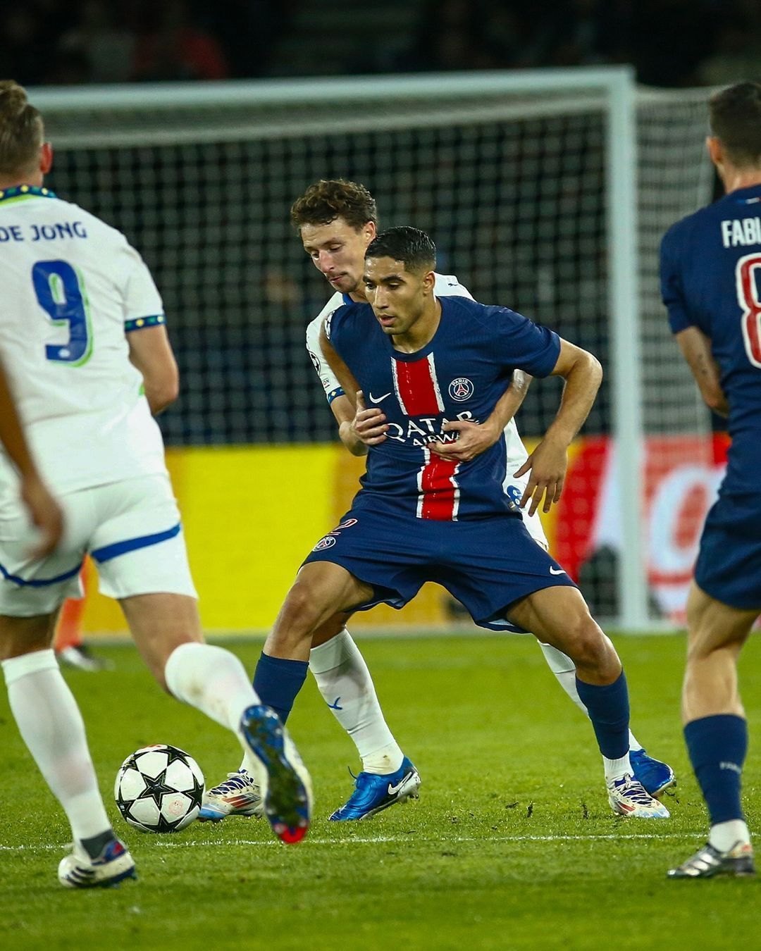 VAR anula pênalti, e Paris Saint-Germain empata com PSV pela Champions