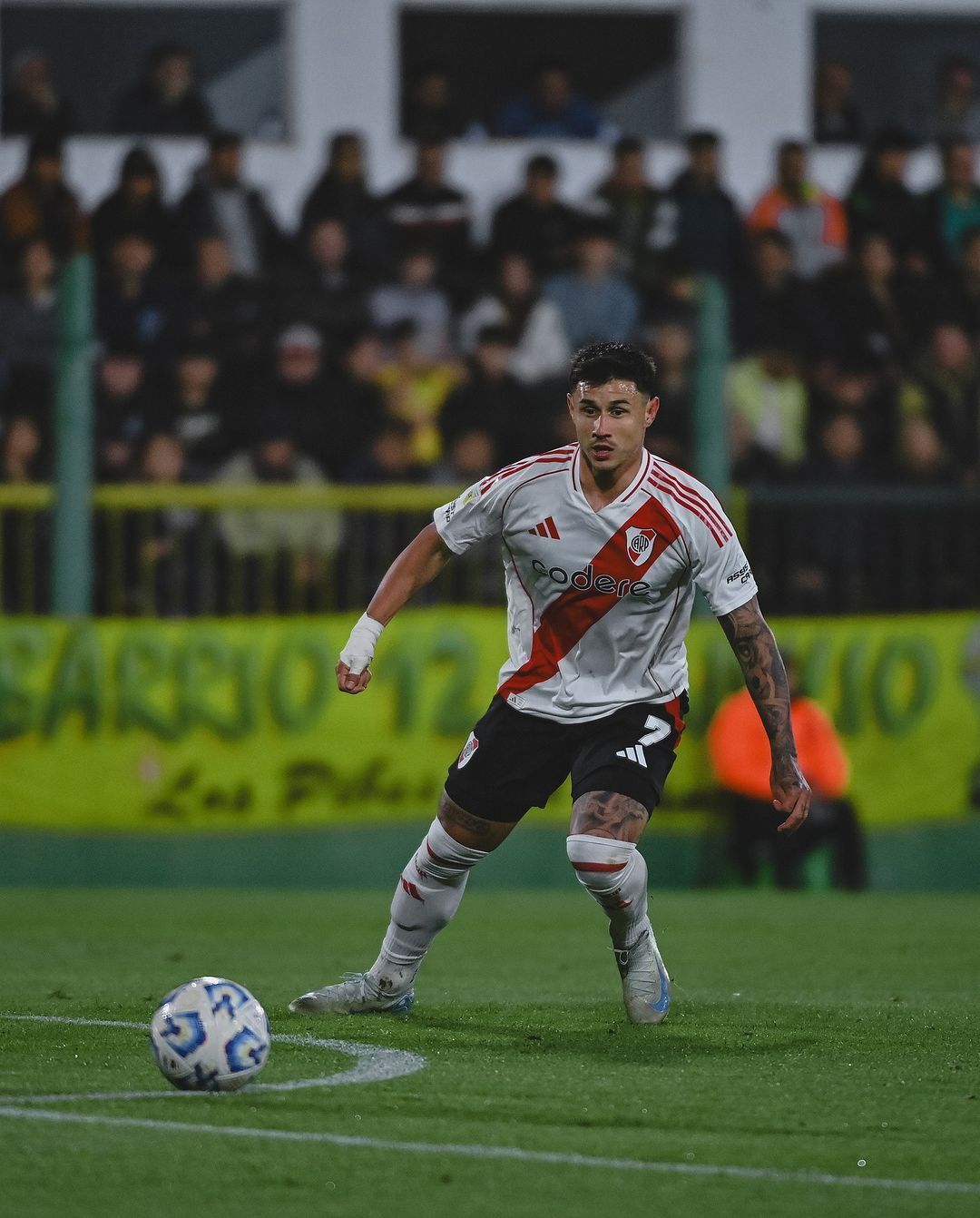 De olho no Atlético, River poupa titulares e empata pelo Argentino