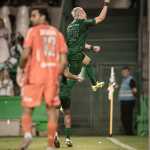 Coritiba vence no fim, segue com chance de acesso e deixa o CRB em apuros na Série B