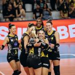 Praia Clube vira, vence Gerdau Minas e assume liderança da Superliga Feminina
