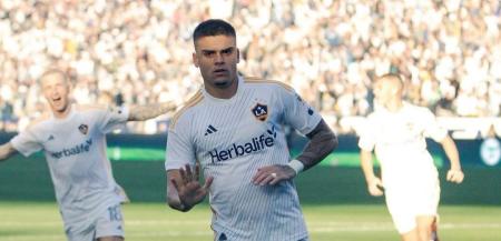 Gabriel Pec, atualmente no Los Angeles Galaxy, foi destaque da partida nesse domingo (24)