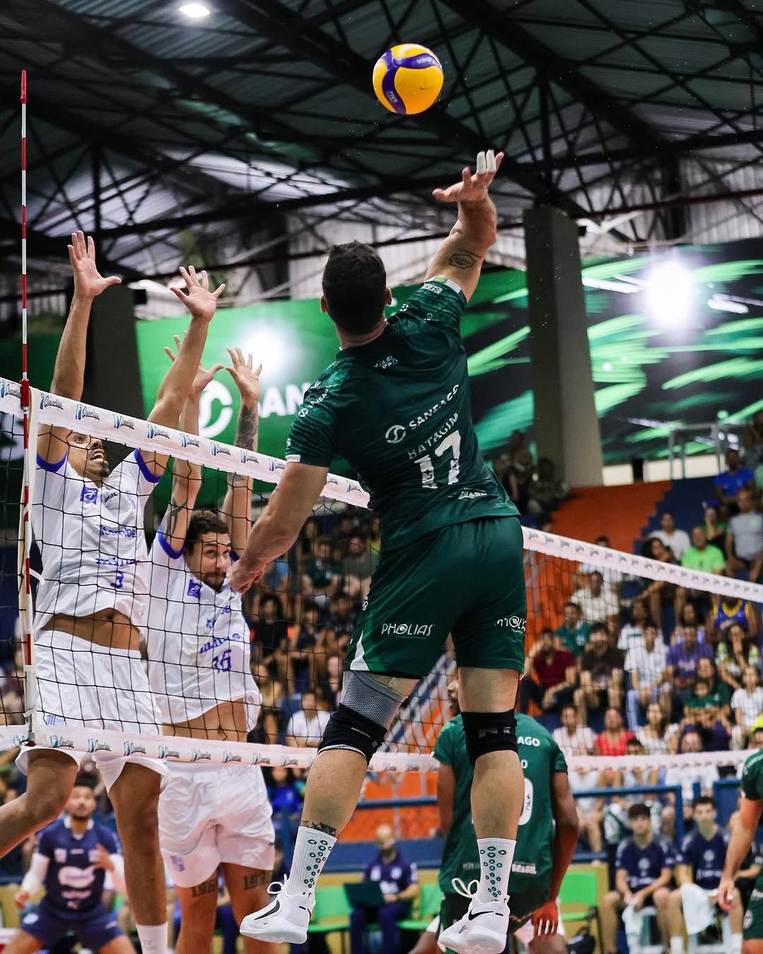 Itambé Minas atropela Goiás e mantém vice-liderança na Superliga Masculina