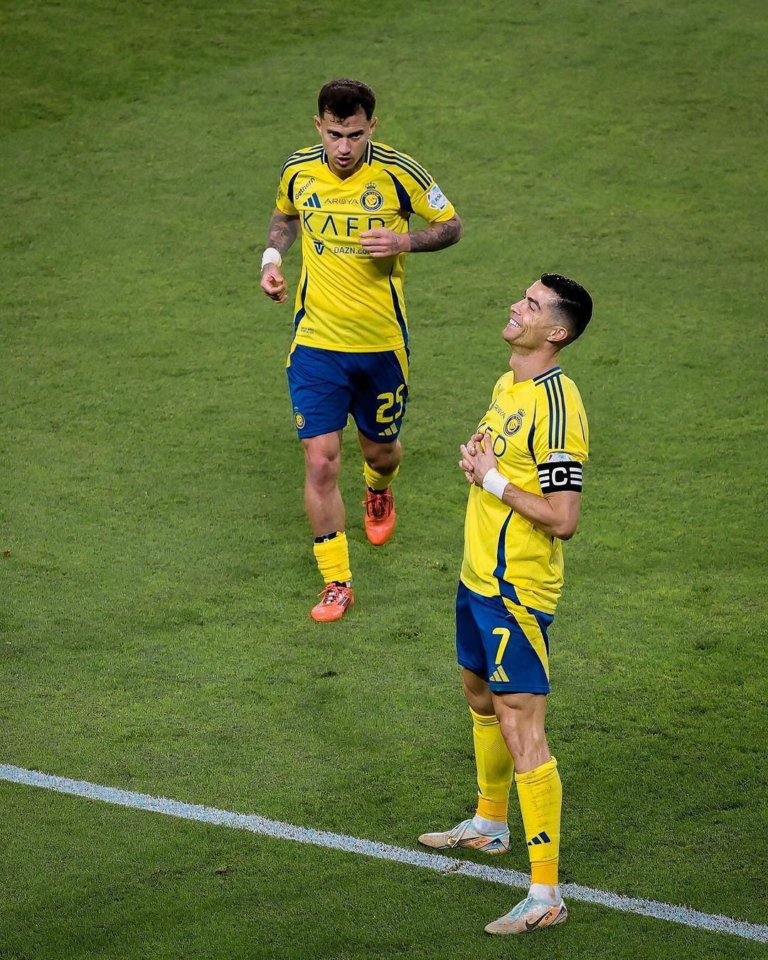 Com dois gols de Cristiano Ronaldo, Al-Nassr vence Dhamk pelo Saudita