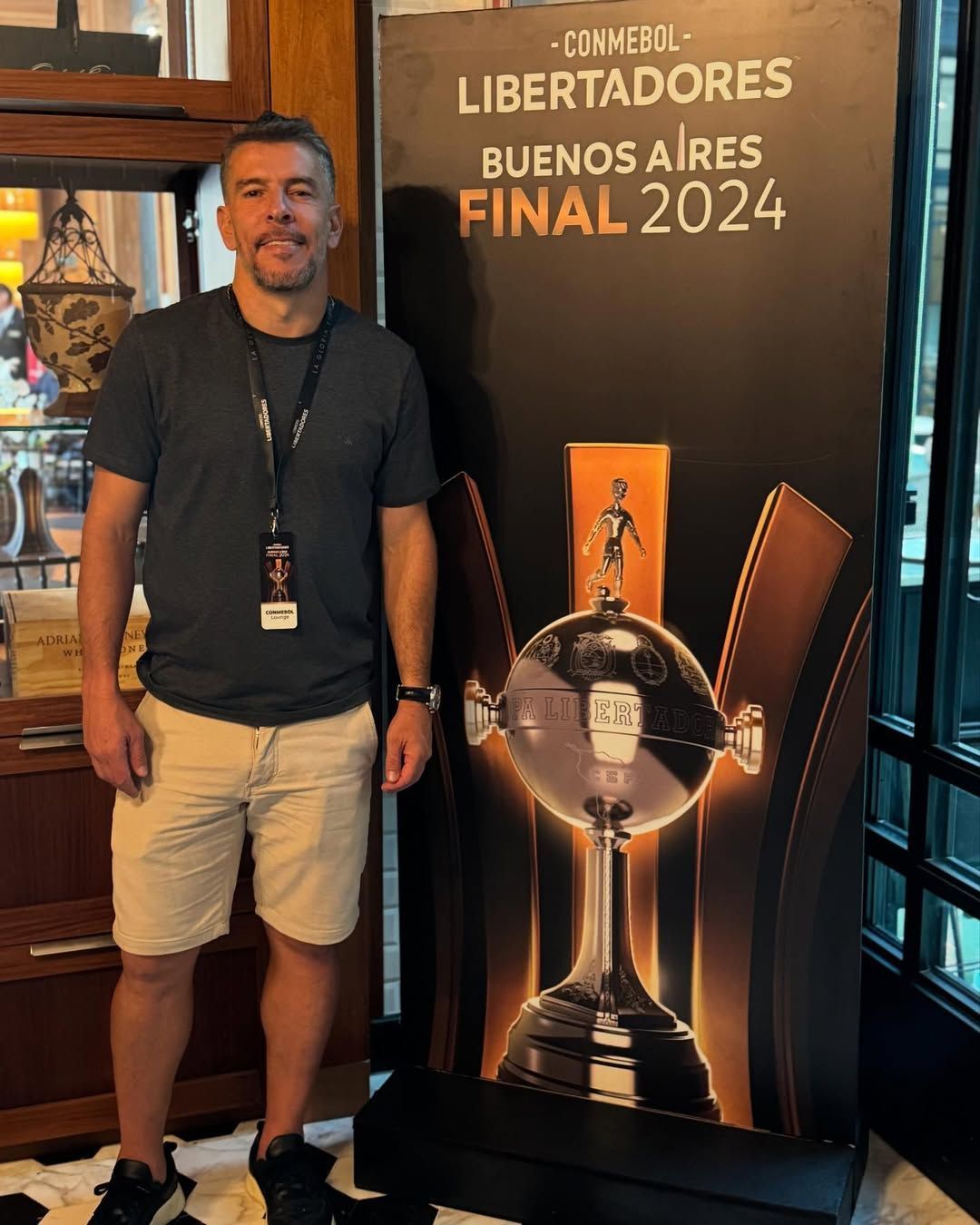 Ídolo do Atlético vai à Argentina e mostra confiança em título da Libertadores
