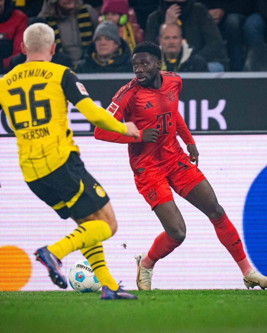 Bayern marca no final e empata com o Borussia na Bundesliga
