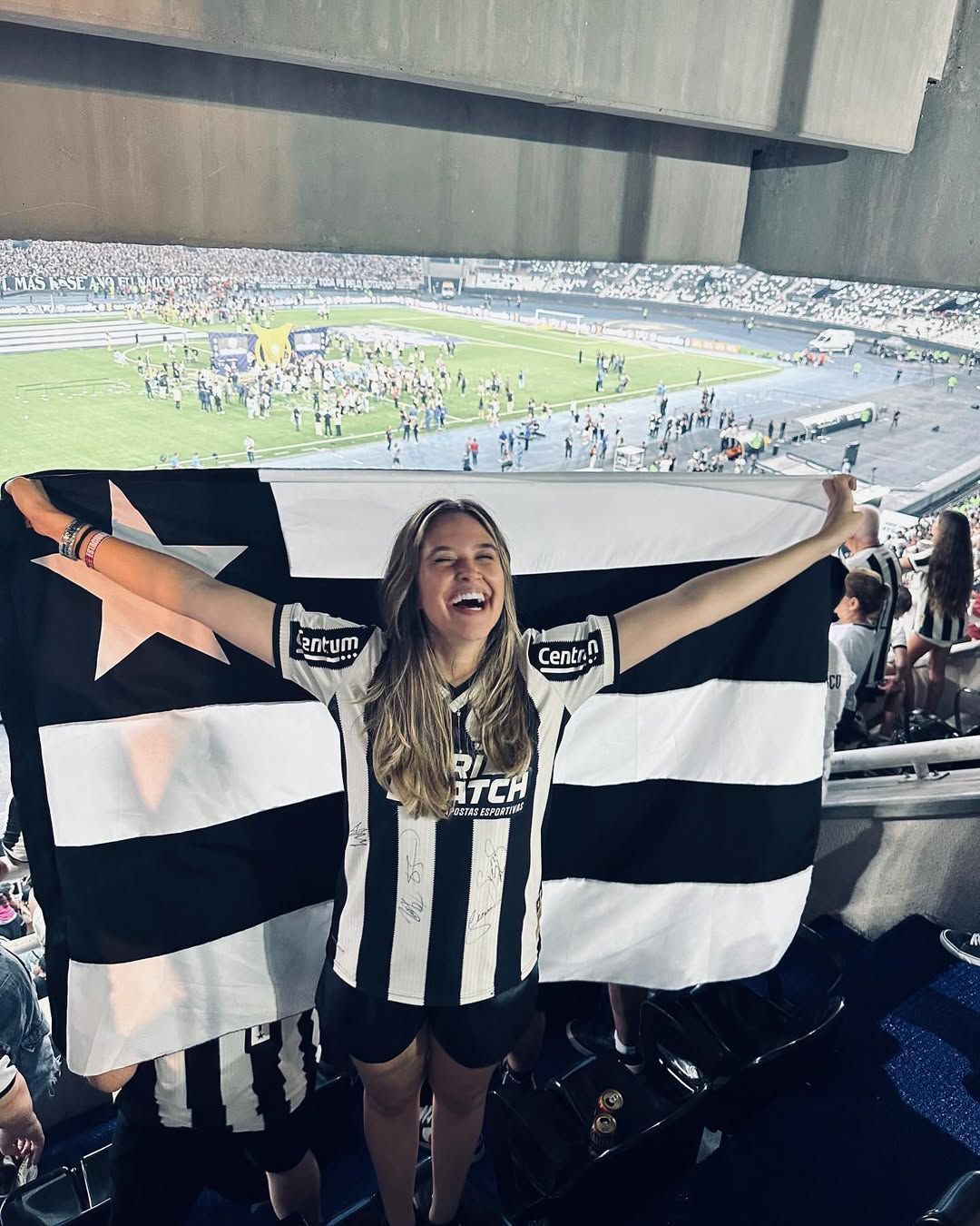 Globo comete gafe ao mostrar comemoração do título do Botafogo, e público reage