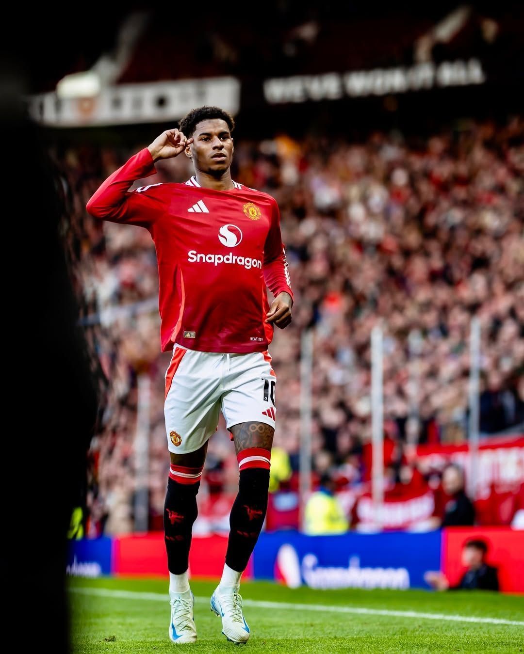 Rashford marca dois, United goleia Everton e cola no G4 da Premier League