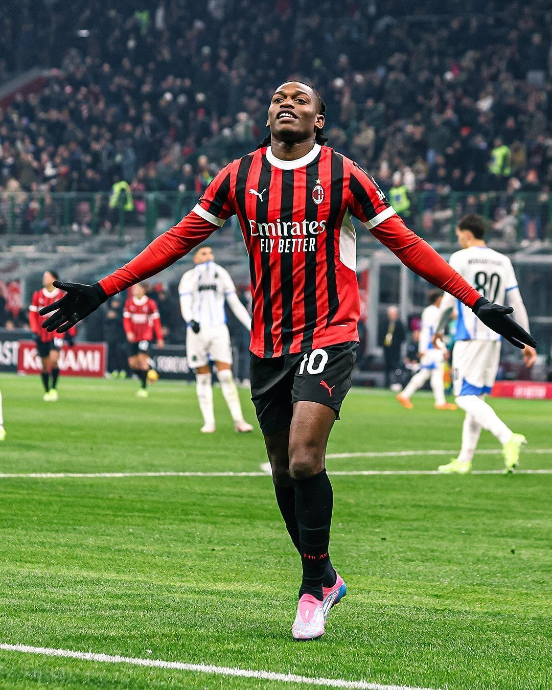 Milan atropela Sassuolo e avança às quartas de final da Copa da Itália