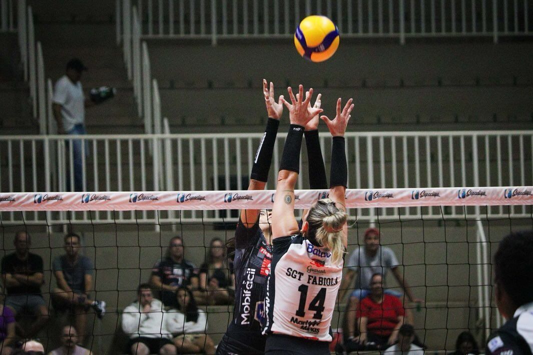 Sesi Bauru atropela Batavo Mackenzie e sobe duas posições na Superliga Feminina