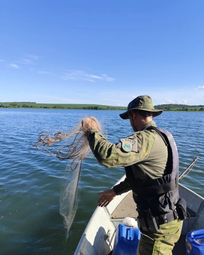 Brigada Militar apreende mais de mil metros de redes de pesca