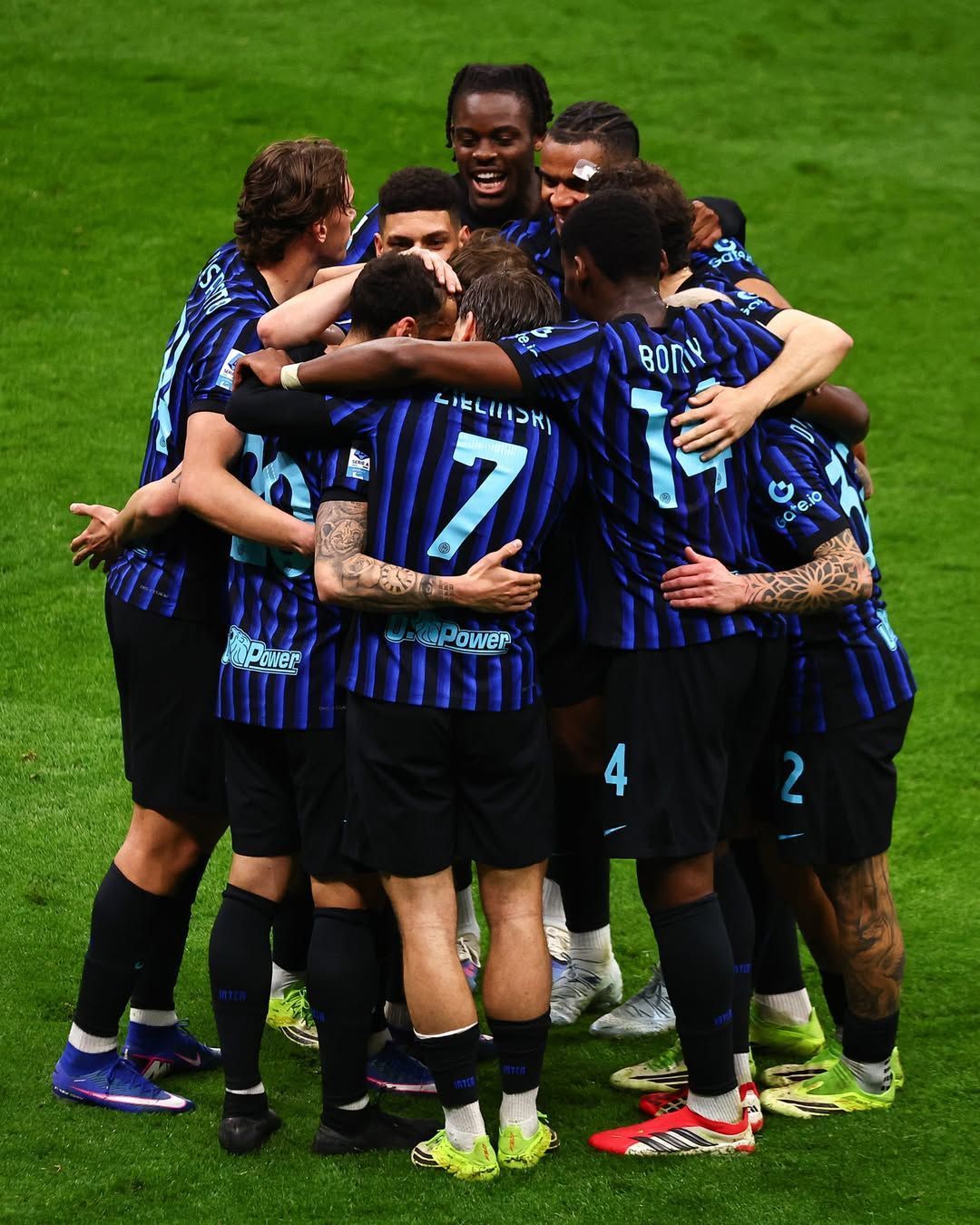 Inter de Milão vence Genoa e aumenta vantagem na ponta do Campeonato Italiano