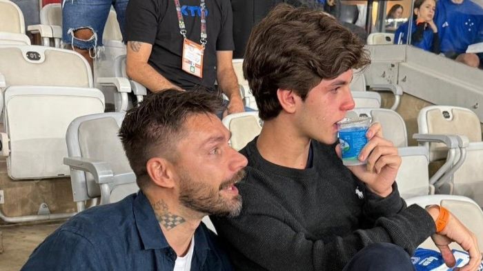 Sobis ao lado do filho no Mineirão, em Belo Horizonte