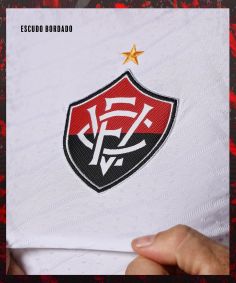 Nova camisa número dois do Vitória para a temporada 2025