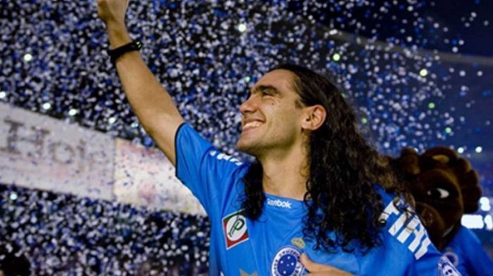 Sorín se despediu do Cruzeiro em jogo contra o Argentinos Juniors, no Mineirão