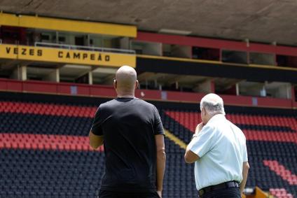 Pepa, técnico do Sport, faz visita à Ilha do Retiro