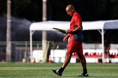 Pepa, técnico do Sport, comanda primeiro treino com elenco rubro-negro