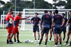 Pepa, técnico do Sport, comanda primeiro treino com elenco rubro-negro
