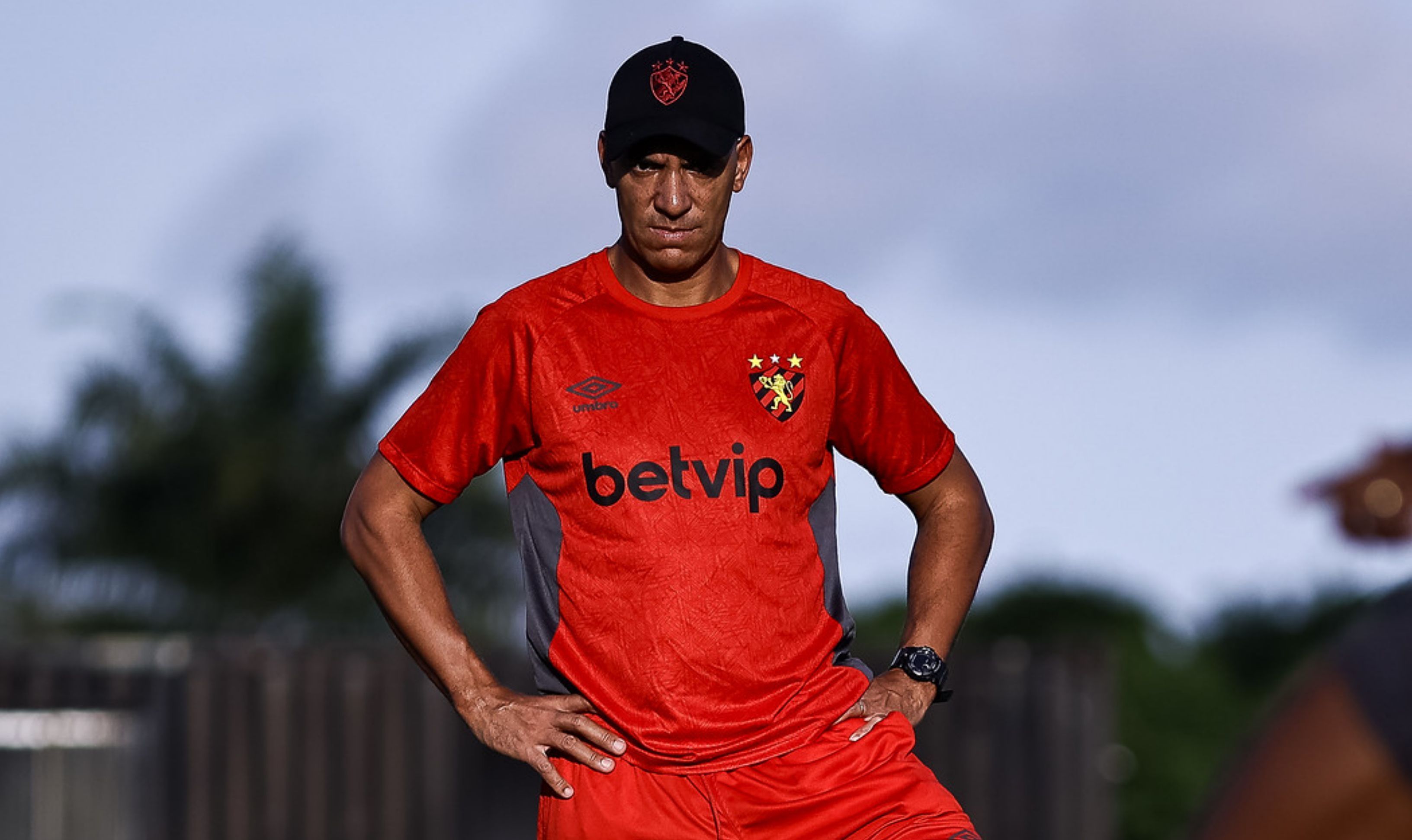 Pepa fica no Sport em 2025? Veja o que prevê contrato do técnico ex-Cruzeiro