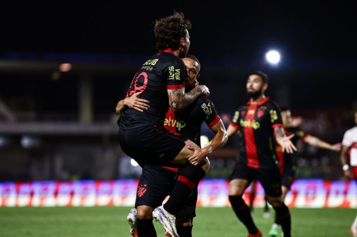 Sport comemora gol de Wellington Silva sobre o CRB