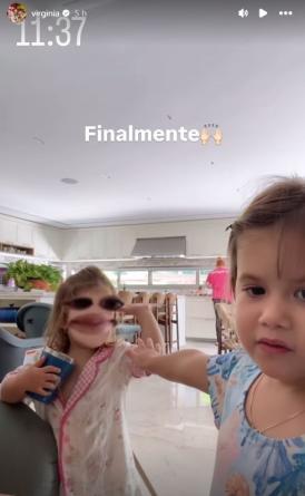 Virginia mostra dificuldade para dar remédio para Maria Alice