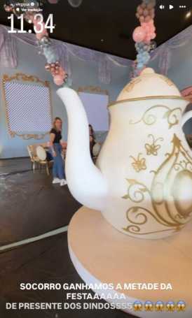 Virginia mostra bastidores de festa da filha Maria Flor