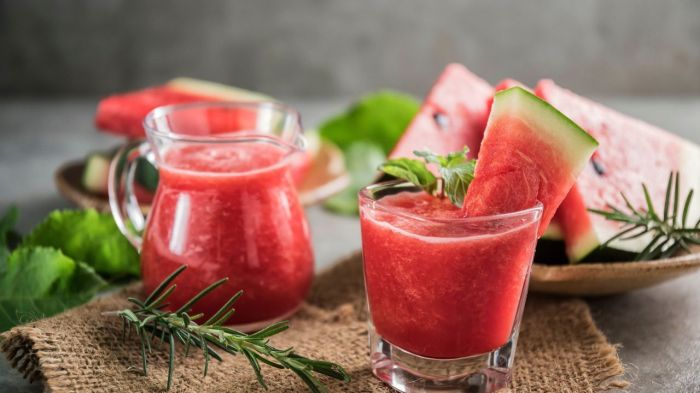 Sucos diuréticos derretem a gordura e emagrecem