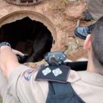 Suspeito de ser o número 1 de facção criminosa é preso dentro de bueiro em Muriaé (MG)