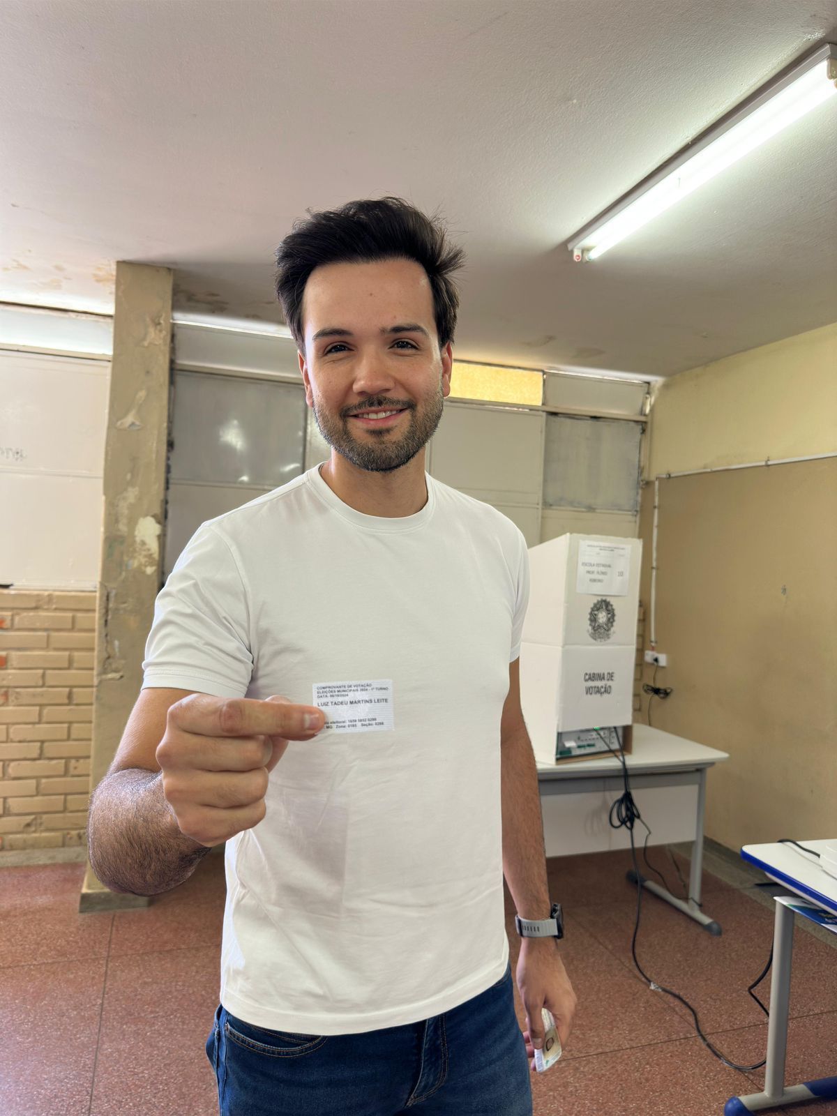 Tadeu Leite, presidente da ALMG, vota em Montes Claros e reforça fortalecimento da democracia