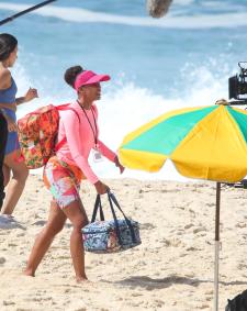 Tais Araujo, Bella Campos e Alice Wegmann gravam 'Vale Tudo' em praia do Rio
