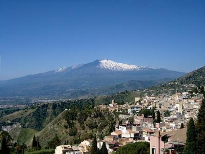 Vista do Monte Etna a partir de Taormina