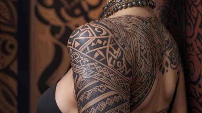 Tatuagem tribal e indígena brasileira o estilo de símbolos 