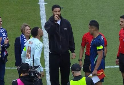 Tatum durante 'coin toss' de Brasil x França, em amistoso em 2026