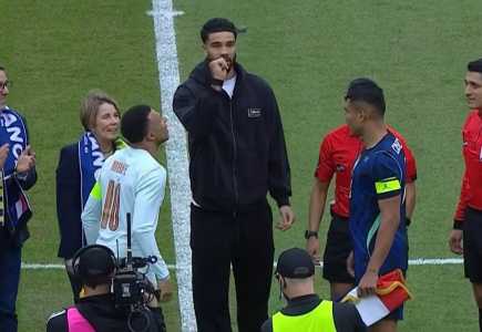 Tatum durante 'coin toss' de Brasil x França, em amistoso em 2026