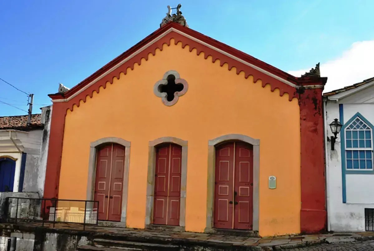 Casa da Ópera em Ouro Preto recebe espetáculo em homenagem ao Dia do Professor