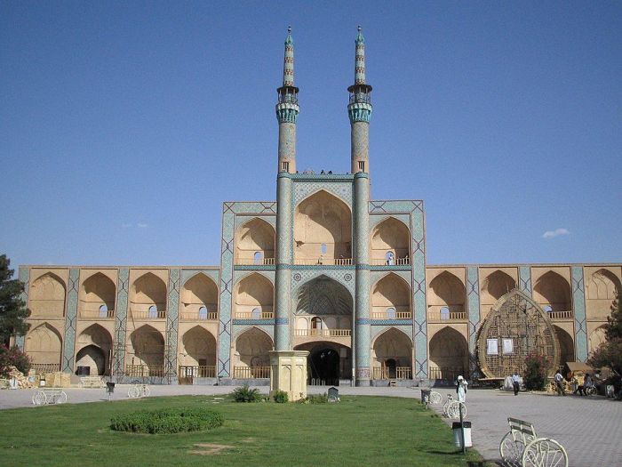 Praça Amir Chakhmaq em 2005