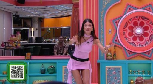 Vitória Strada vence R$ 40 mil em dinâmica