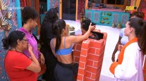 Maike e Vilma cumprem castigo do Monstro