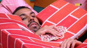 Maike e Vilma cumprem castigo do Monstro