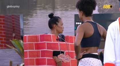 Maike e Vilma cumprem castigo do Monstro
