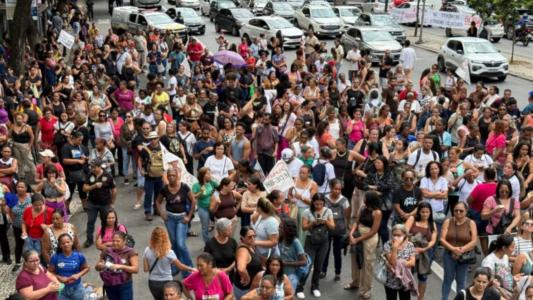 Após 17 dias de mobilização, trabalhadores terceirizados da educação encerram greve