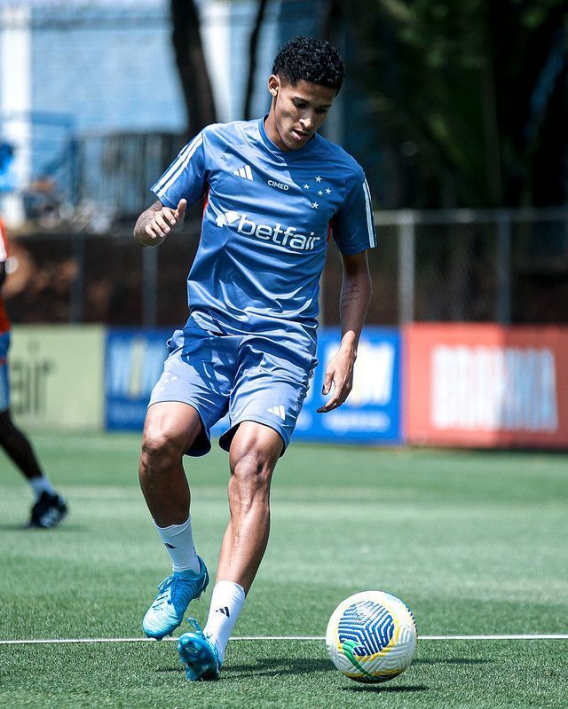 Diniz usa pausa no calendário para observar 'crias do Cruzeiro'; saiba quais
